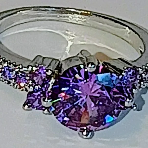 Elegant Purple Gemstone Ring - Picture 7 of 16